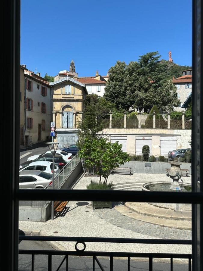 Apartment Avec Terrasse Au Puy