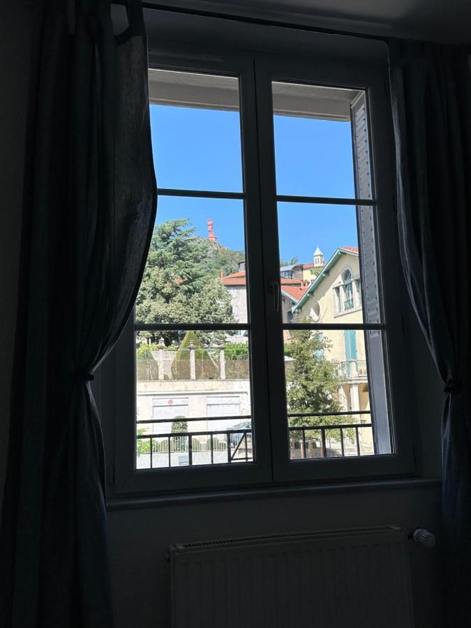 Avec Terrasse Au Puy